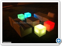 Salas con cubos iluminados