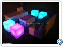 Salas con cubos iluminados